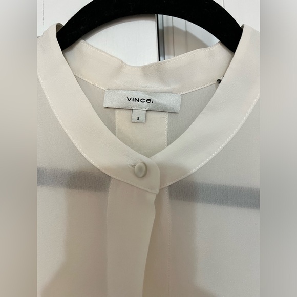 VINCE 💯 SILK BLOUSE - Picture 7 of 10